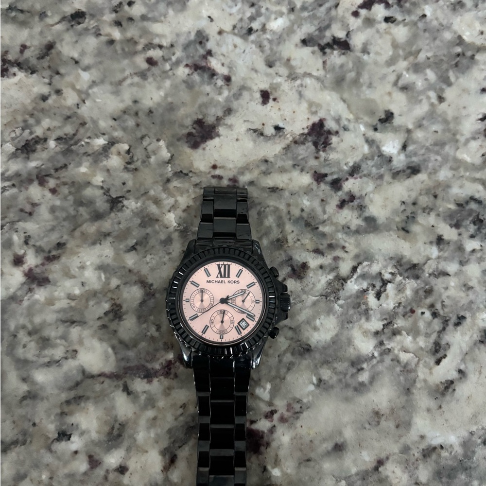 Michael Kors Elegant Black and Pink Timepiece